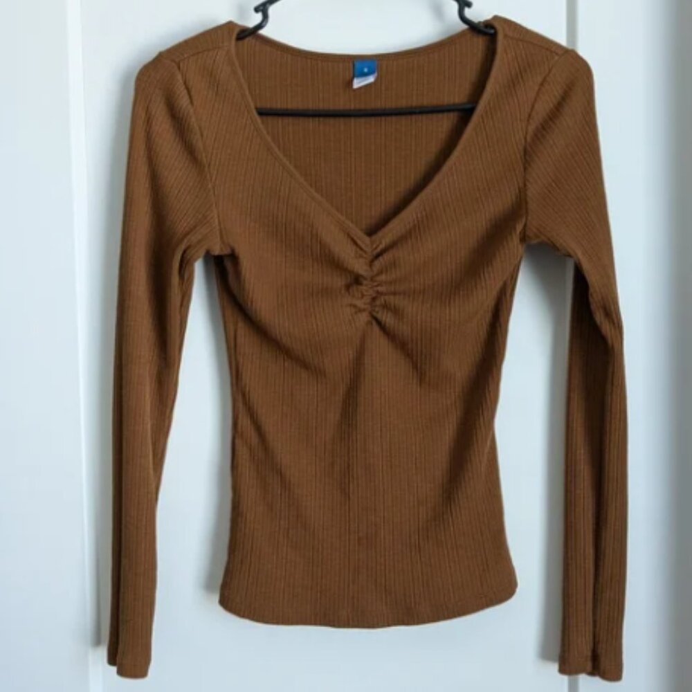 Old Navy long-sleeve V-neck T-shirt